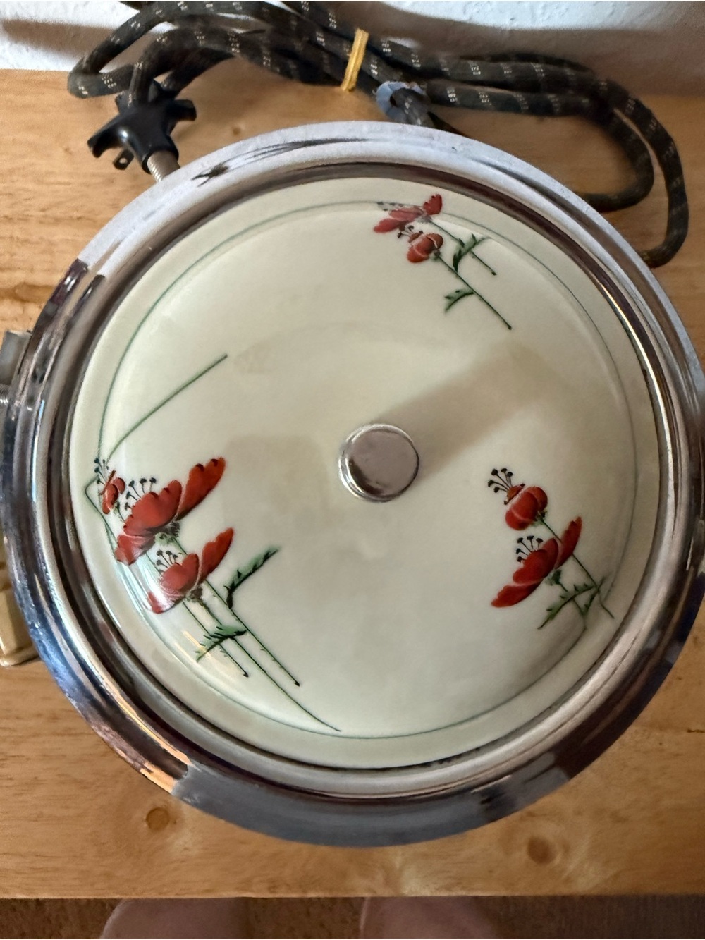 Vintage Ceramic-Top Stainless Steel Waffle Iron Cream Lid with Red Poppy’s WORKS - Picture 2 of 8
